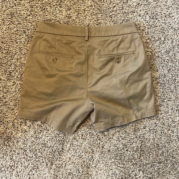 Express Mens Khaki Shorts. Size 28 - Picture 4 of 5
